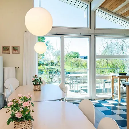 12 Person In Haderslev-by Traum *